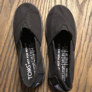 Size 13 Black Toms
